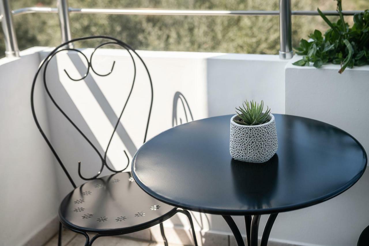 Anemone Holiday Apartment カト・ダラトソ エクステリア 写真